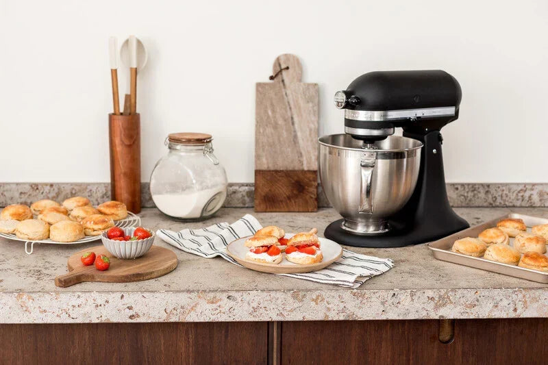KitchenAid 4,8 L 5KSM175 Robot da cucina Artisan Meatlover con tritacarne interamente in metallo e accessorio per biscotti spritz