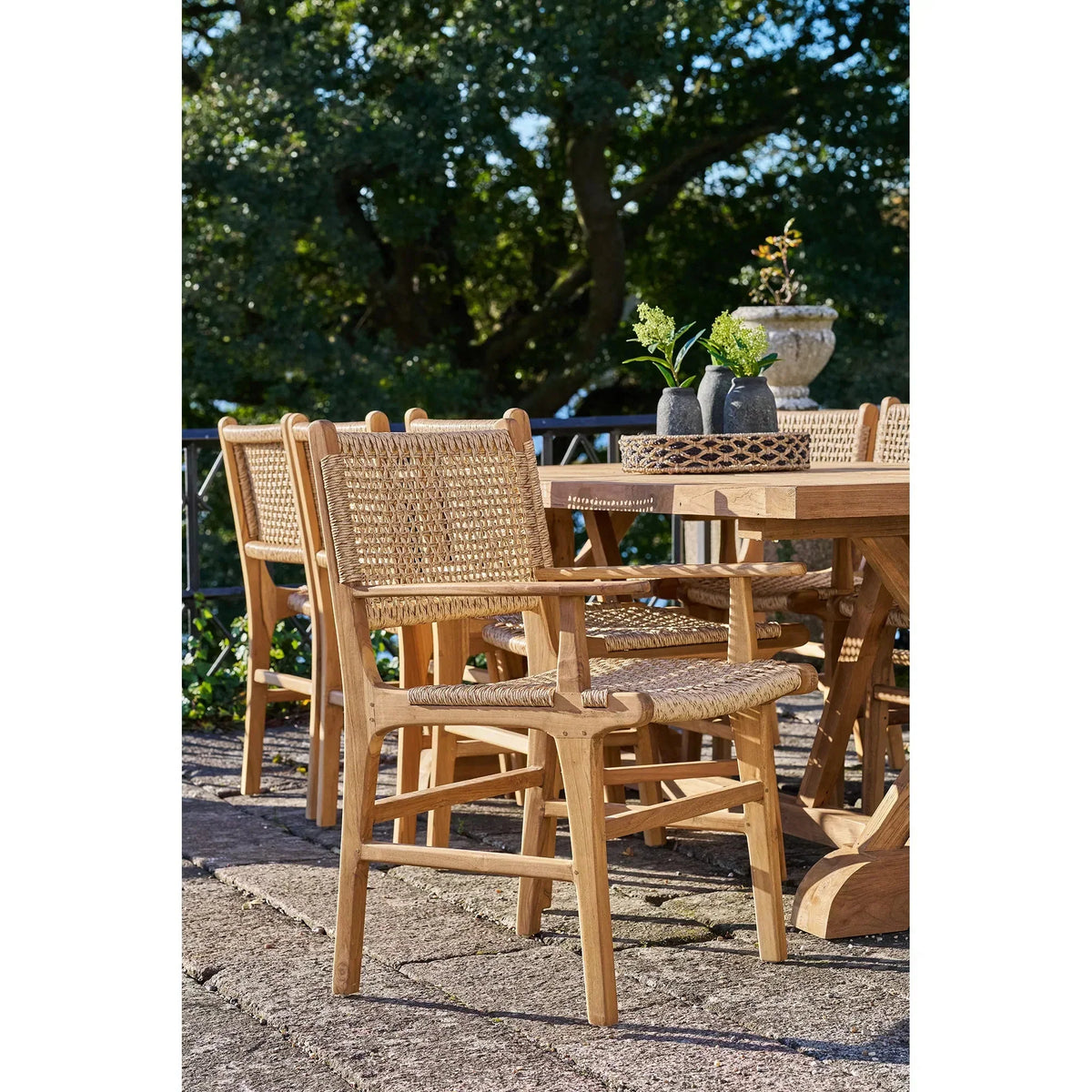 Sedia da giardino Capri con braccioli in teak
